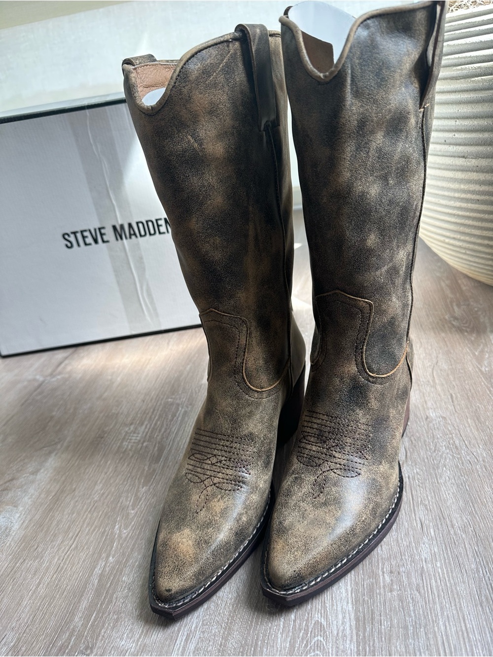 Albany Brown Distressed Steve Madden Boots - Picture 13 of 15